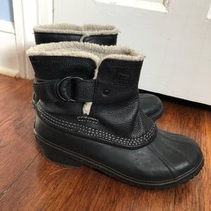 Sorel short ankle winter boots